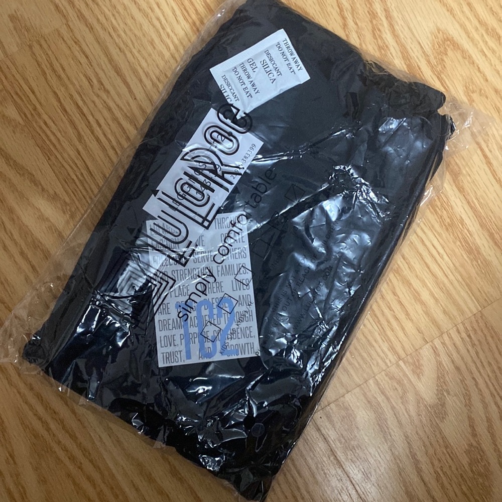 Brand New LuLaRoe TC2 Solid Black Leggings
